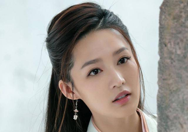 《庆余年》李沁和李纯,一个靠"傻白甜"走红,一个成了演技担当_表演