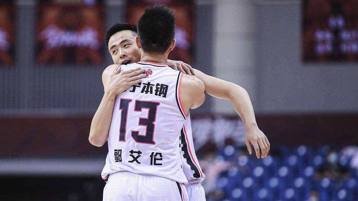 29岁郭艾伦身份升级赴任新职务,赵继伟开心,杨鸣盼到_辽宁队_球迷