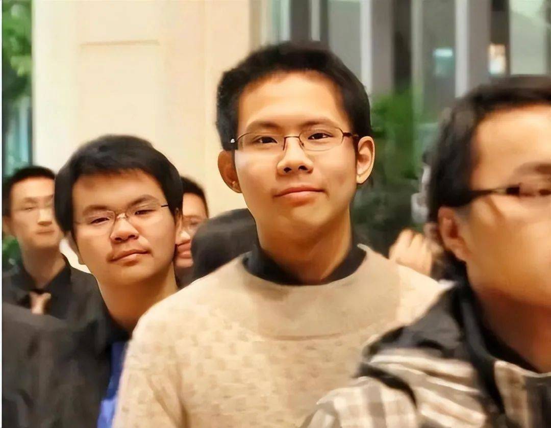 回顾吴谢宇杀母案,让人浑身起鸡皮疙瘩,家庭教育刻不容缓_谢天琴_母亲