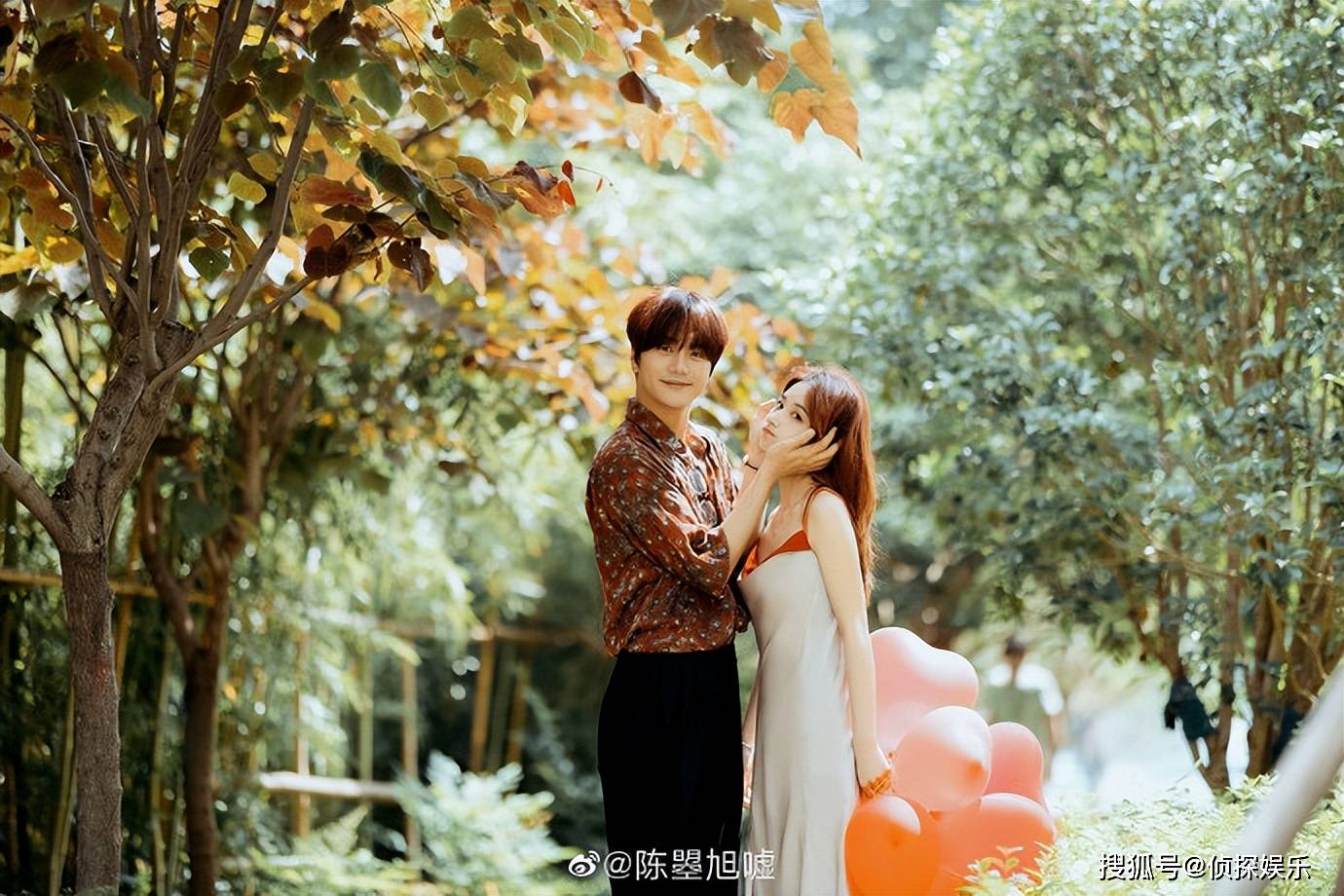 "快男"陆虎卡点官宣结婚,晒婚戒高调撒糖,小两口拥吻超甜蜜_陈曌旭