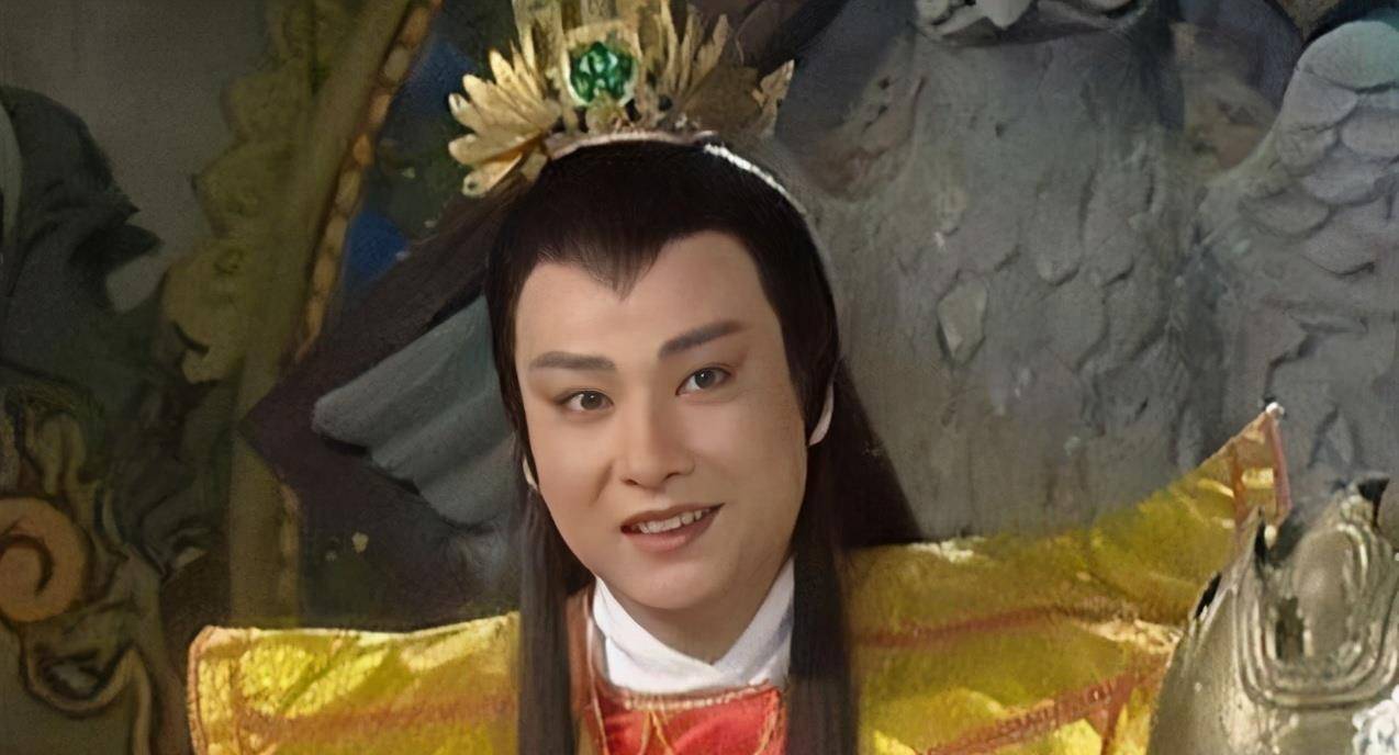 大鹏鸟的五官可好看了,而且既有法力又有智商,不过我很还疑惑孔雀公主