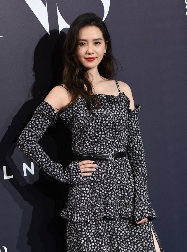 刘诗诗的优势在哪了,穿着碎花裙却一点不土,真耐看_时尚_时候_效果