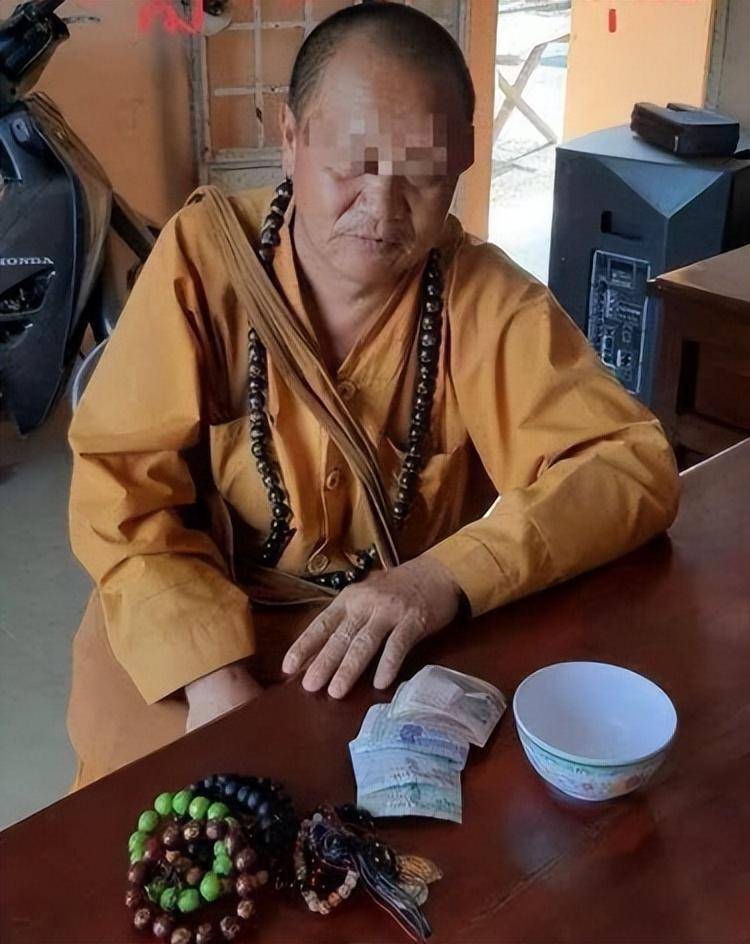 2名中国"假和尚"在柬埔寨作案被抓!竟是5年前惯犯._警方_销售_佛珠