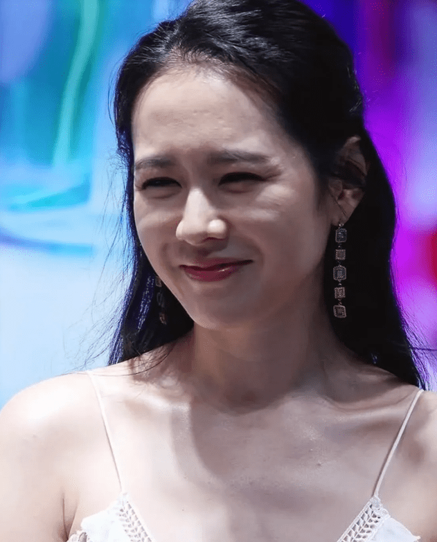 孙艺珍怼脸拍生图流出,皮肤长痘皱纹明显似老妪,曾与玄彬传婚变_孩子