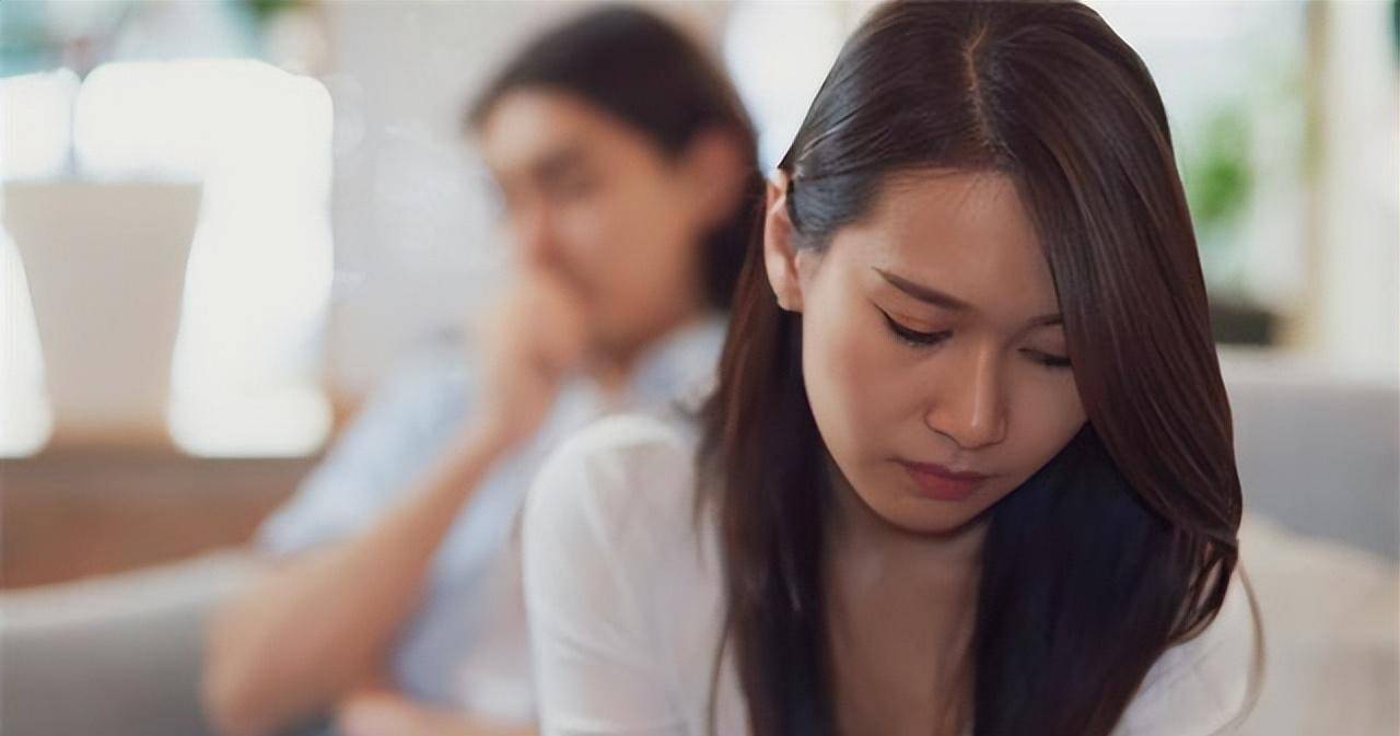 一个女人因为对婚姻不忠而被男人抓住了,如果女方有本事,你可以告我