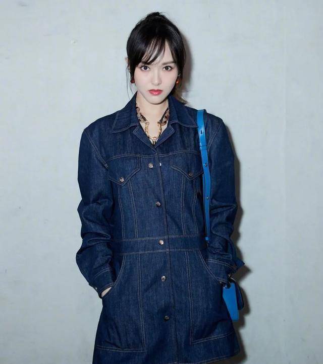 18岁她泳装照长腿吸镜!她嫁罗晋生曾经角色美出新高度_唐嫣_剧中_扮相