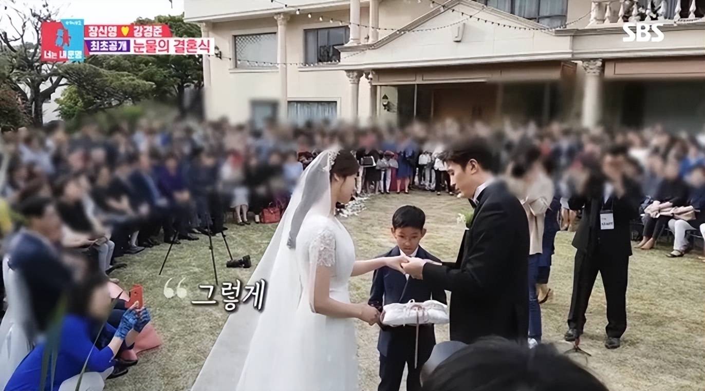 带着前夫的12岁儿子,如今她与丈夫庆祝结婚5周年_张申英_姜京俊_网友