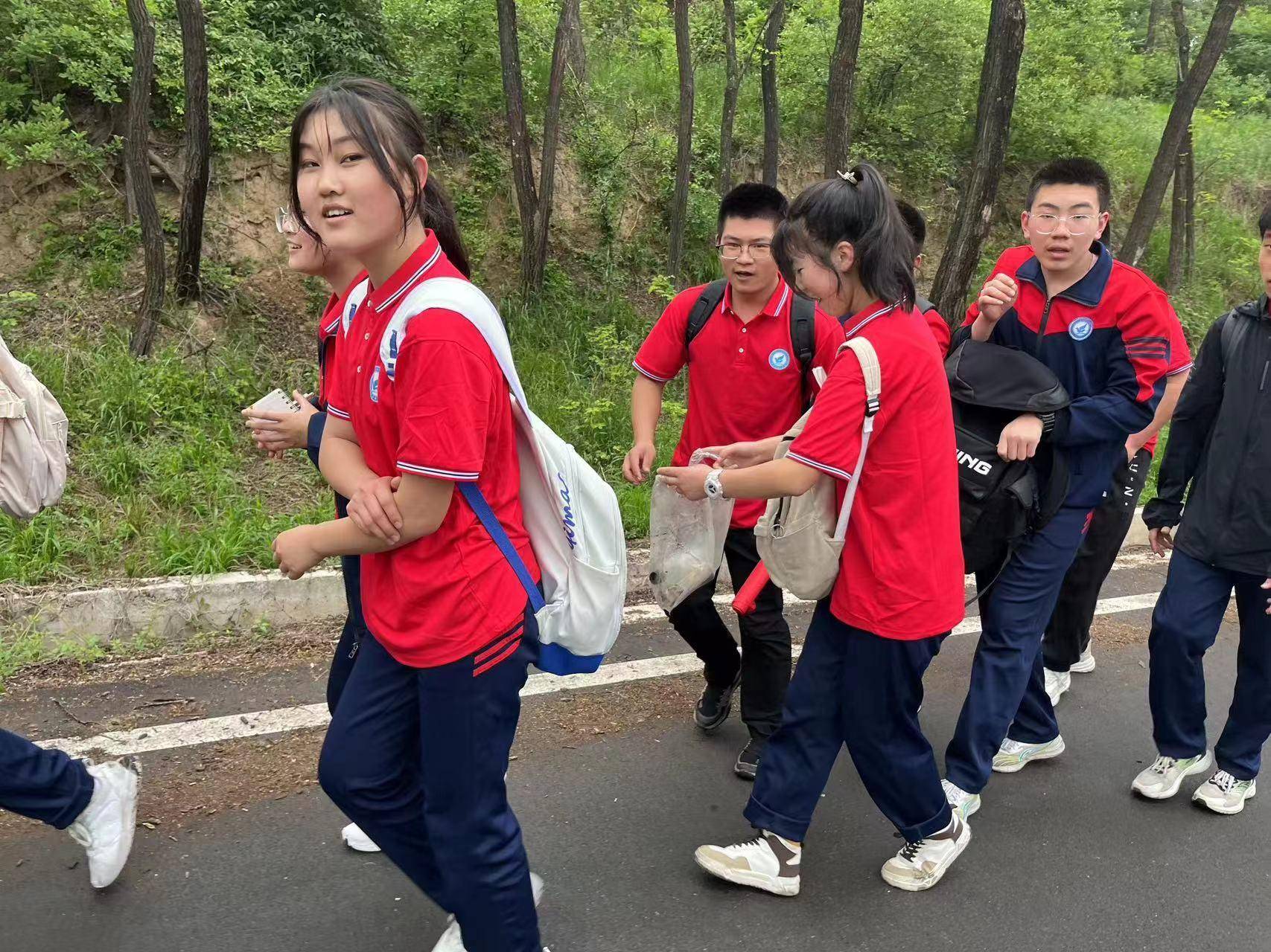 华亭二中"四有四向,红心育人"开展励志远足系列活动_教育_进行时_师生