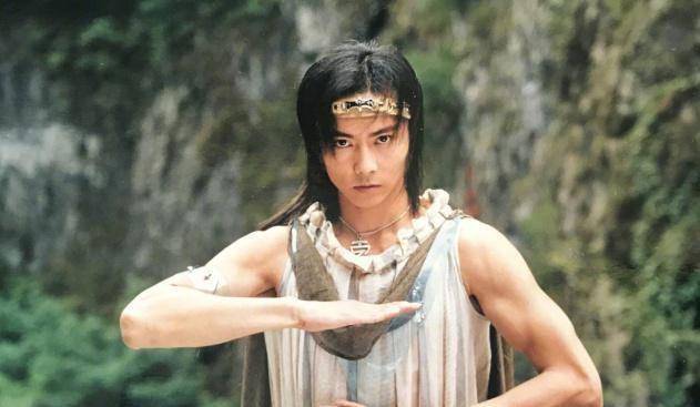 45岁张晋晒帅气写真照,表示只是想嘚瑟,获老婆蔡少芬甜蜜喊话_替身