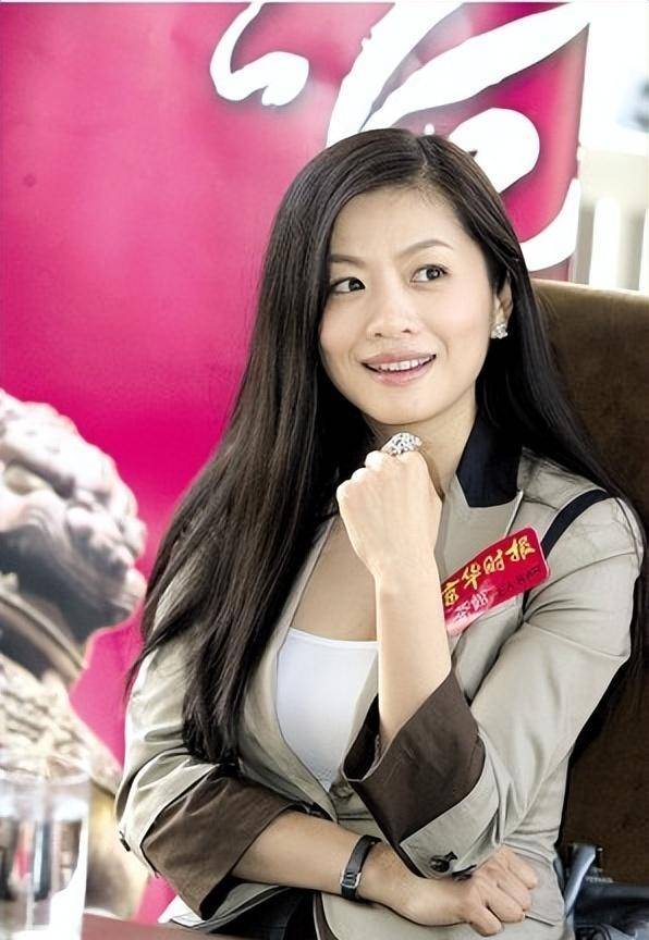 主持人曾子墨:嫁上司4年生2胎,结婚16年,如今活成人生赢家_工作_黎辉