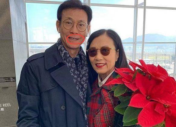 72岁汪明荃晒与郑少秋近照,秋官被皱纹爬满脸,阿姐依然俏生生!