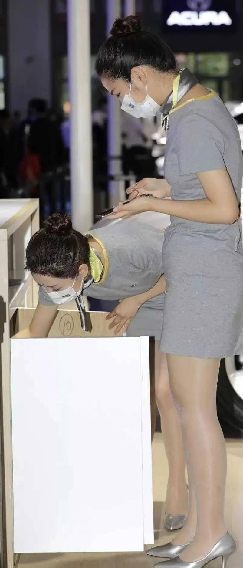 逛车展,大家喜欢看车模,还是喜欢看前台礼仪小姐?