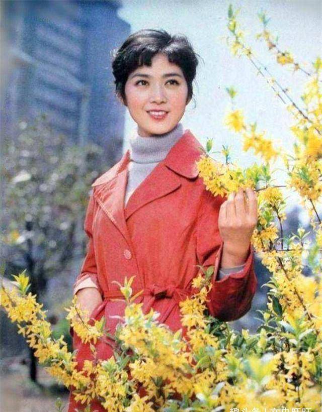 70年代电影《海霞》成就两位明星,如今一位已隐居幕后一位成笑星_蔡明