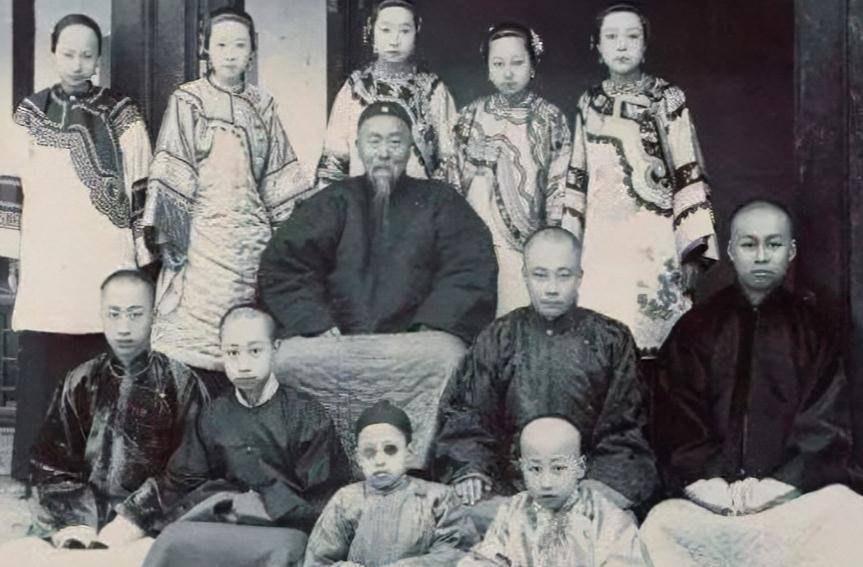 71岁左宗棠纳17岁小妾,新婚夜一个举动,让小妾感激终生_新疆_左公_章