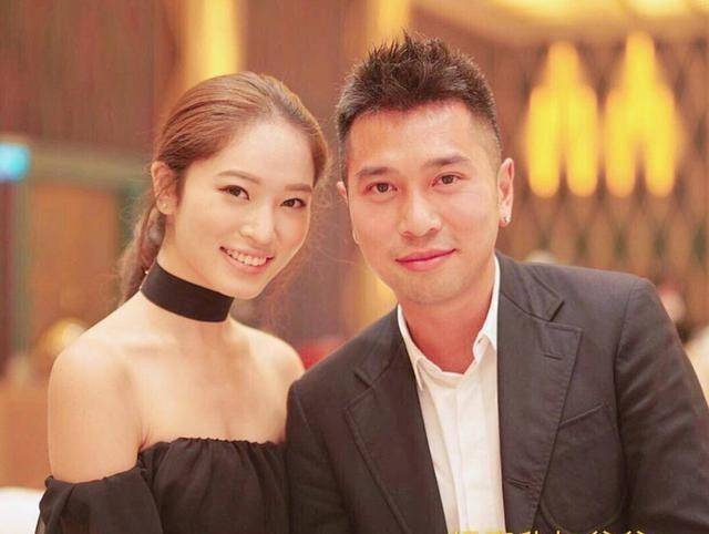 tvb小花宣布结婚偶像亲自送祝福与爸爸合照网友说像哥