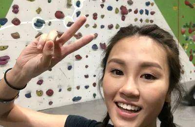 戏中家人一起来庆祝 曾是港姐大热却最终第四名_陈浚霆_角色_苏韵姿