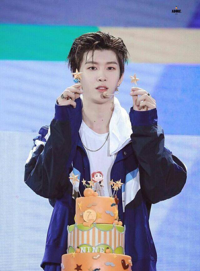 ninepercent成员为范丞丞庆生,18岁的福西西,请多关照!