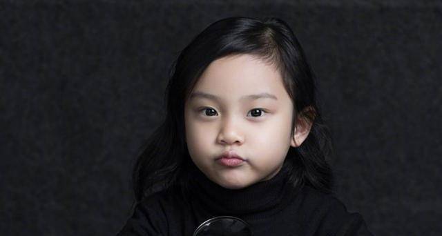 奥莉长大后令人眼前一亮,甜馨更是成小美女,父母的基因果然强大_生活