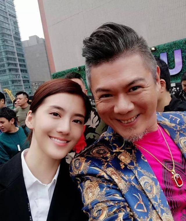 tvb绿叶演员离巢后获封影帝表示做人饮水思源没有公司就没有今天_皓锋