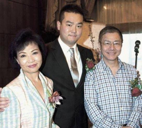 tvb男星阮德锵月薪从6万降到年薪千元,来内地不火却工资高_生活_收入