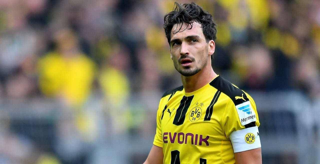 胡梅尔斯与多特续约一年!_中卫_赛季_拜仁