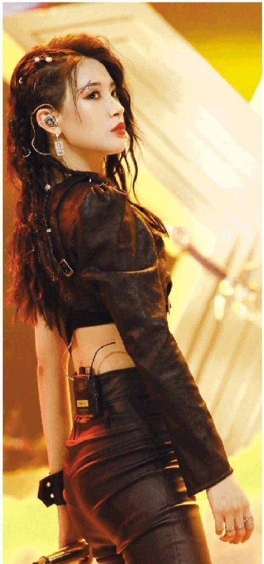 snh48戴萌:8年偶像养成记 粉丝"推着"筑星梦_演出_世界_曲目