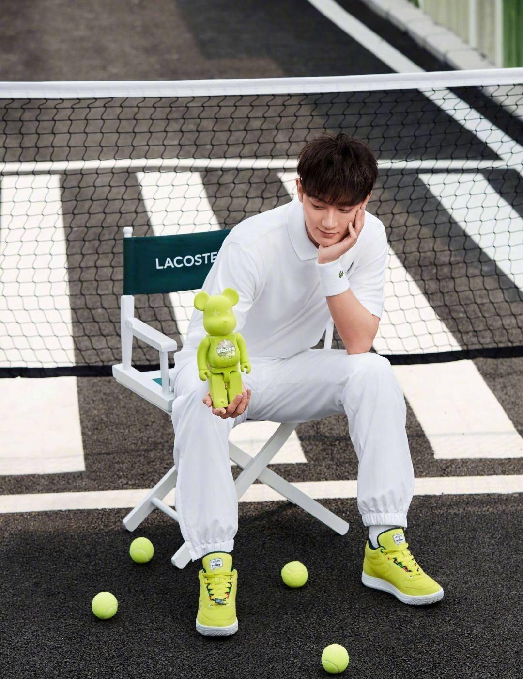 而且黄子韬对这个玩具熊系列的喜欢并不是说说而已,之前黄子韬就多次