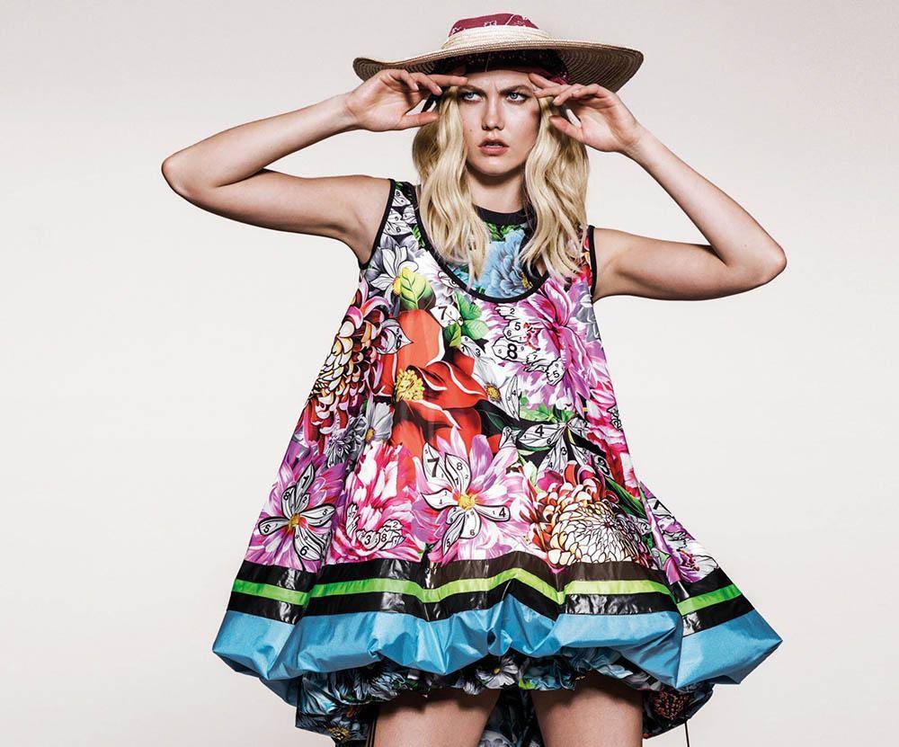 《 vogue 》abroad2018年4月的封面,摄影:russelljames