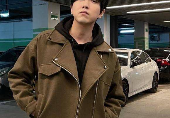 白冰接受粉丝挑战第36天,吃美食撩妹两不误,高级餐厅吃出地摊范_赛道