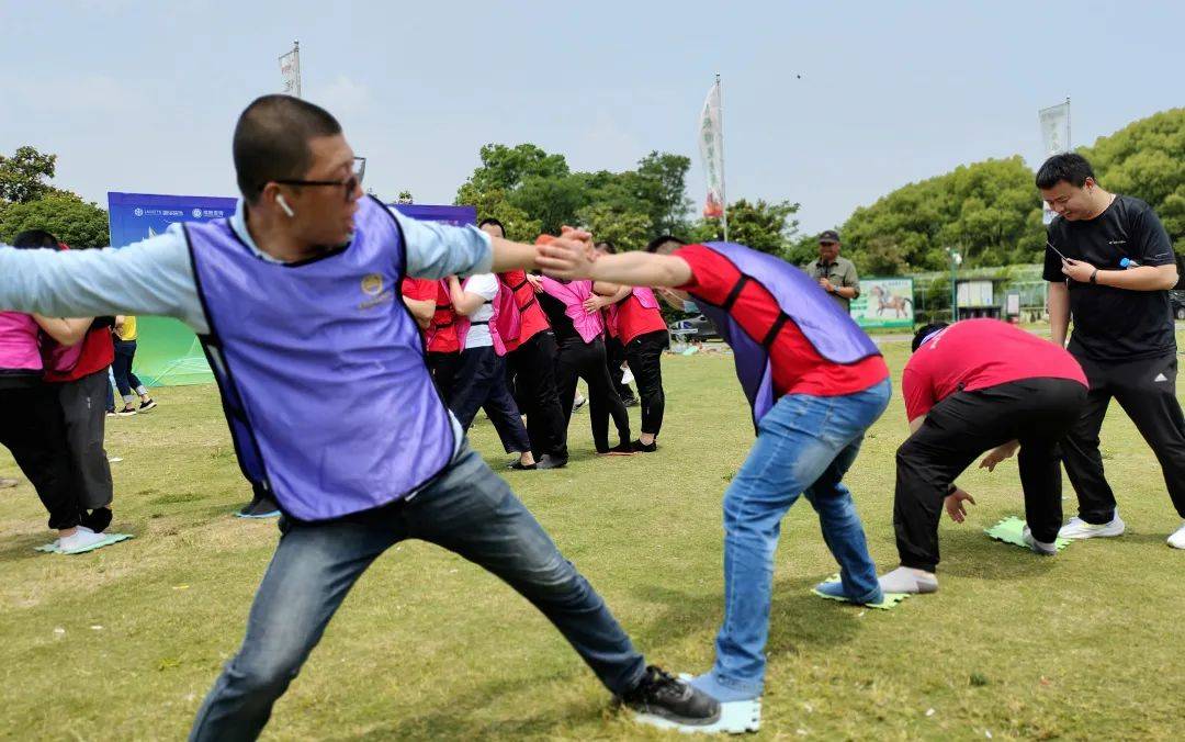 抢滩登陆/破冰热身工作时全力以赴,游玩时热情奔放