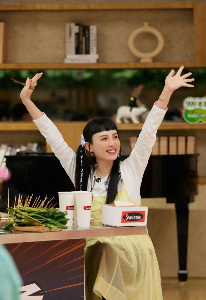 传马嘉祺魏如萱20岁!侍从谢可寅来倒油_网友_节目_评论