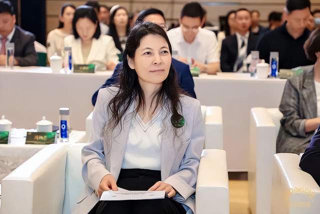 太平洋房屋总经理杨彬出席沪滇新一轮战略合作协议书签订仪式_闵行区