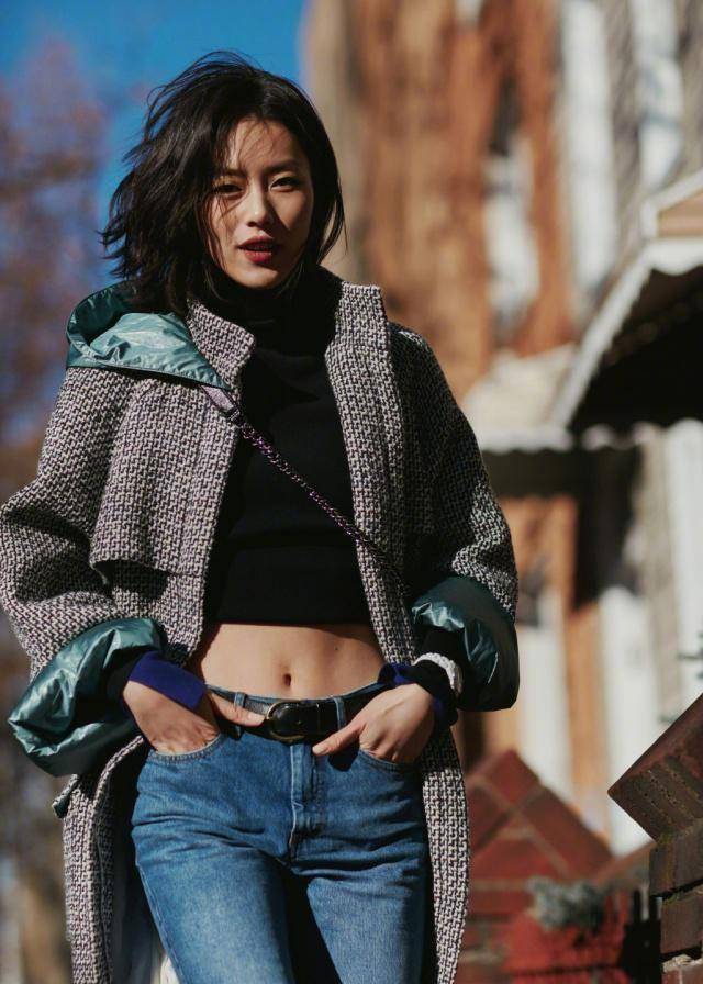 刘雯这样这么好的身材,就得多锻炼身材,去健身房去锻炼一下,小马甲线