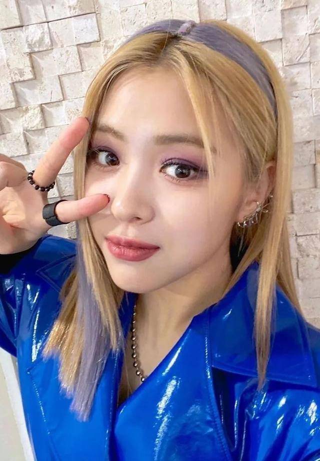 换上jennie的同款编发后,彻底"野"上头了_刘海和_发型_公主