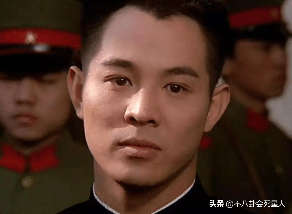 60岁回国捞金被骂惨,李连杰哭诉:我一直在努力为人民服务_网友_国籍