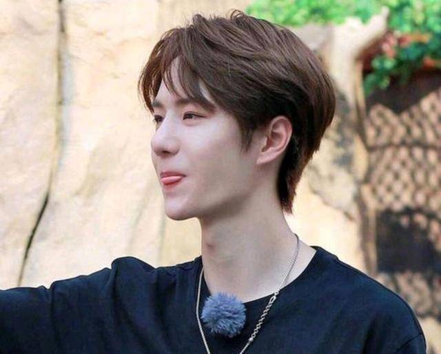 王一博下意识的反应,让人意外_鞋子_鉴定_热播