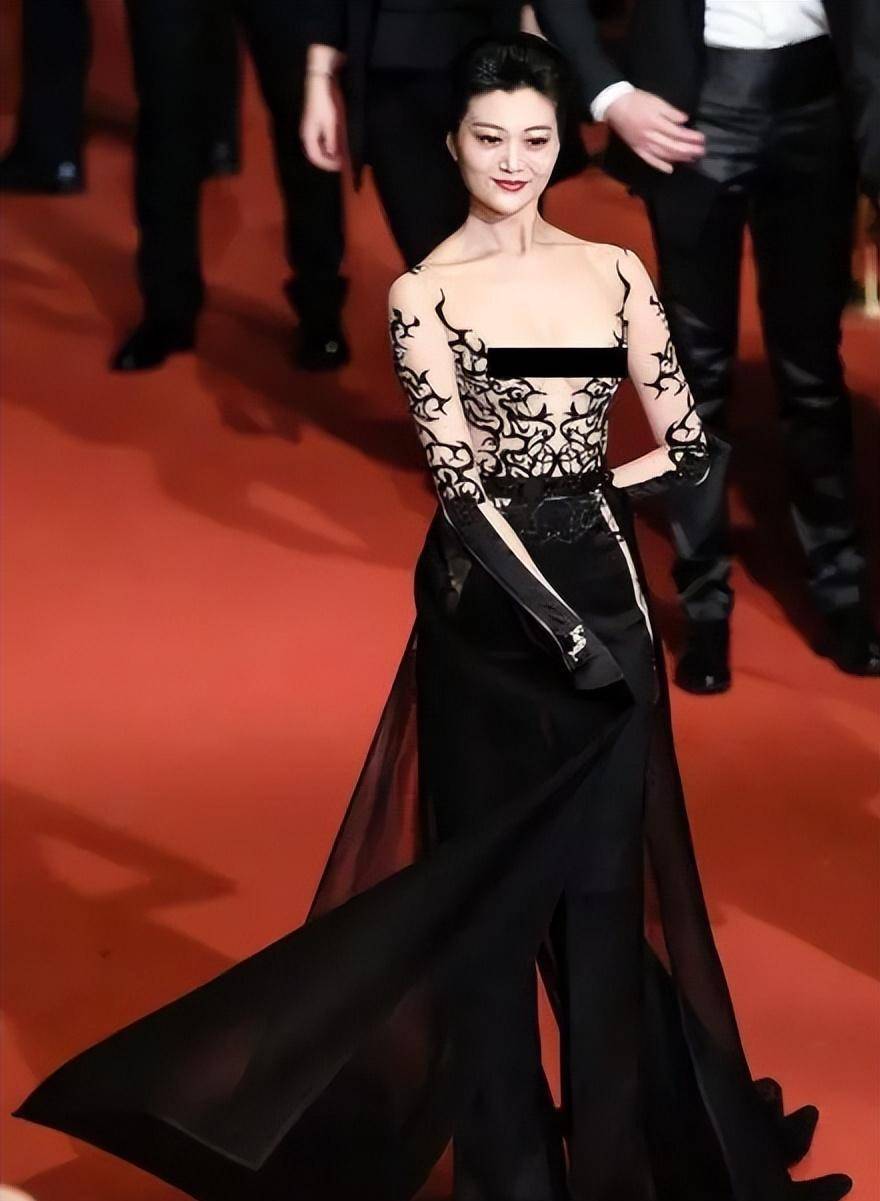 赵欣曾在微博晒出戛纳电影节邀请函,却遭到国外娇兰官方投诉:"这条