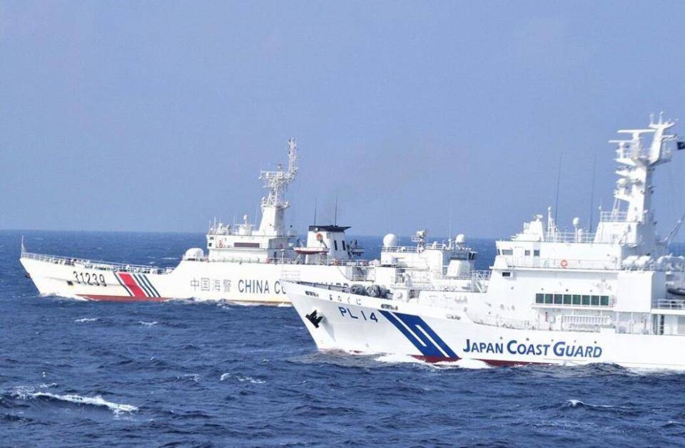 日方欲强行穿航,遭中方海警驱离_日本_政府_右翼