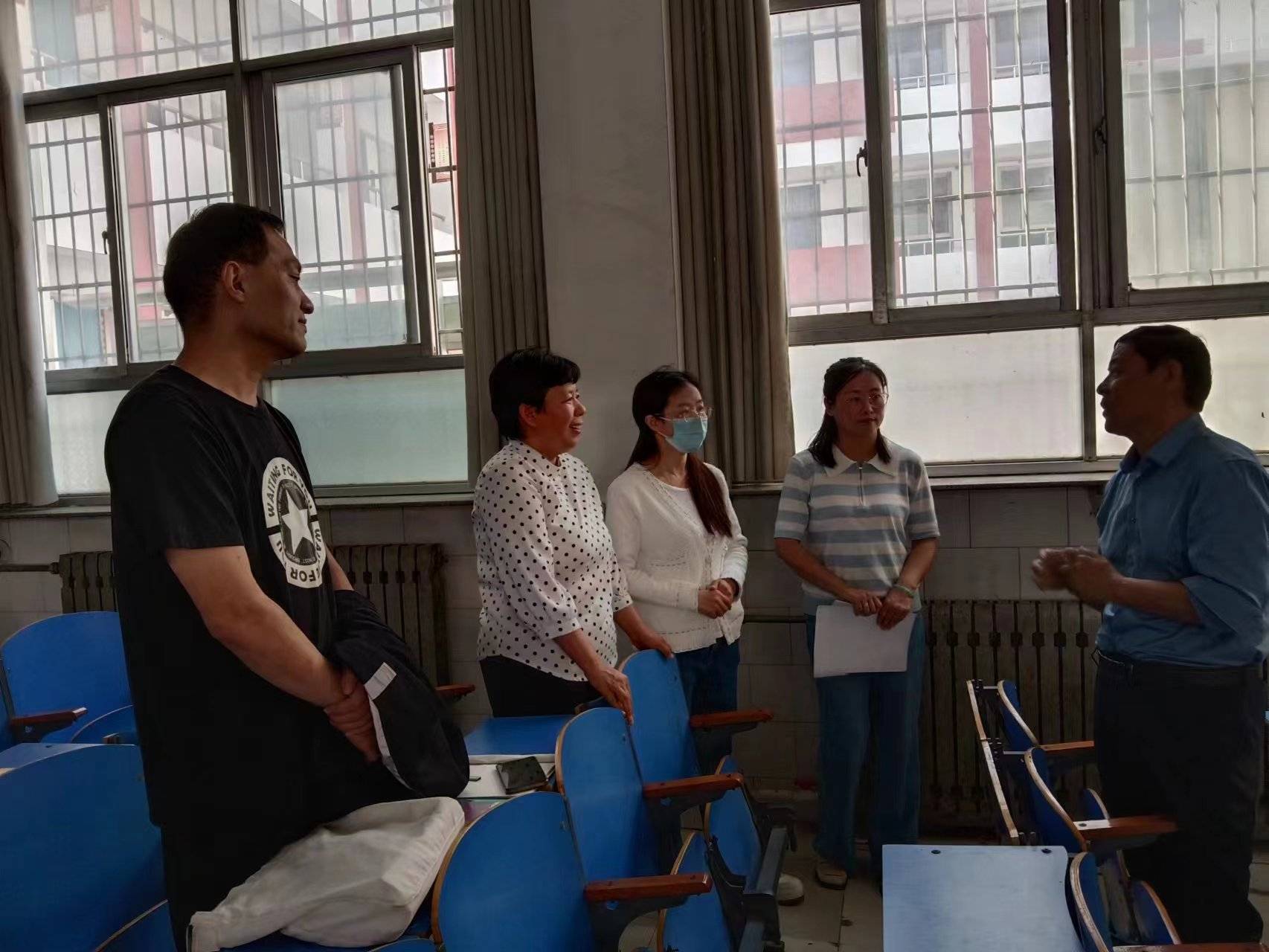 濮阳市教研室道德与法治教研员刘进老师到市第三中学观摩指导_教学