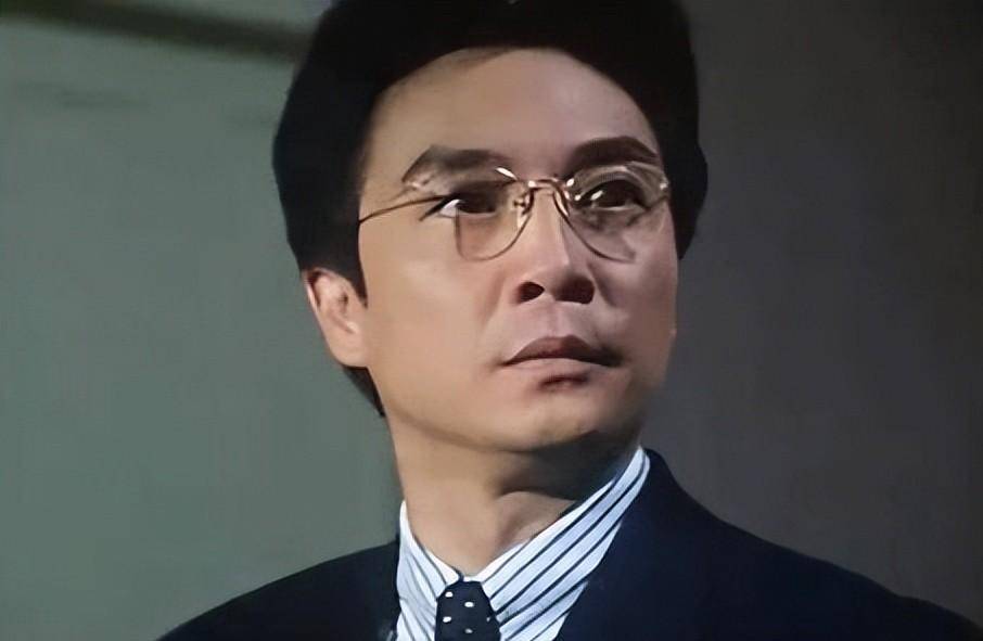 接下来,刘松仁在tvb和亚视先后接拍了《大时代》《千王之王重出江湖》