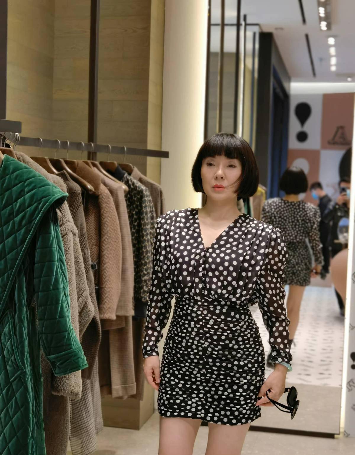 歌手陈红:当年红极一时,分手后被前夫告上法庭,53岁容貌大变样_李军