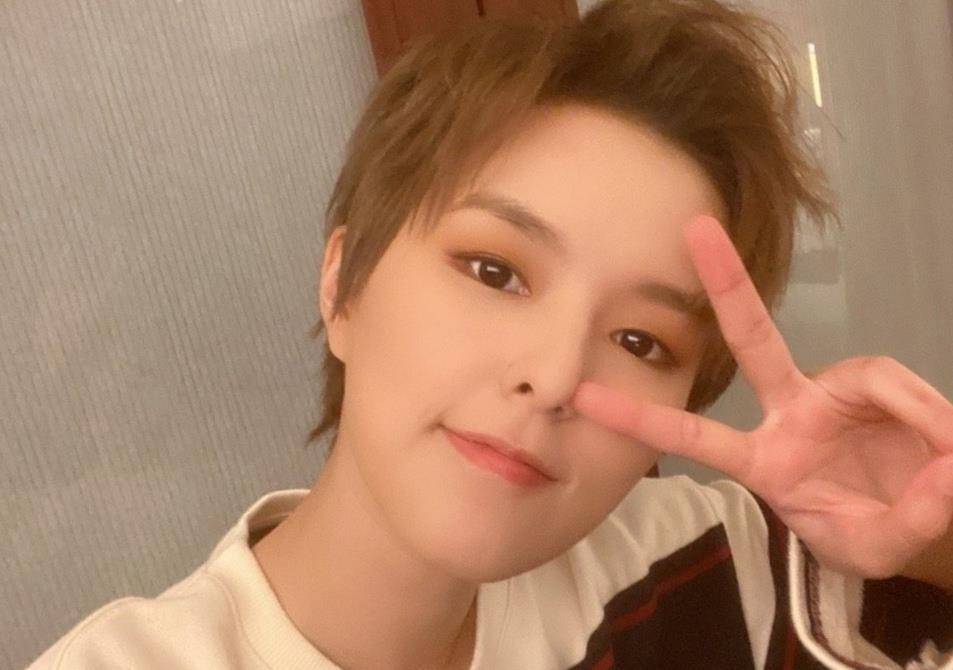 最后就是yamy,作为一个rap,重新回到女团是不可能了,毕竟年龄限制了