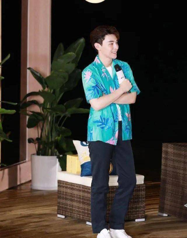 邓伦李沁?情头石锤?不太可能,纯属巧合吧?_网友_背景_头像