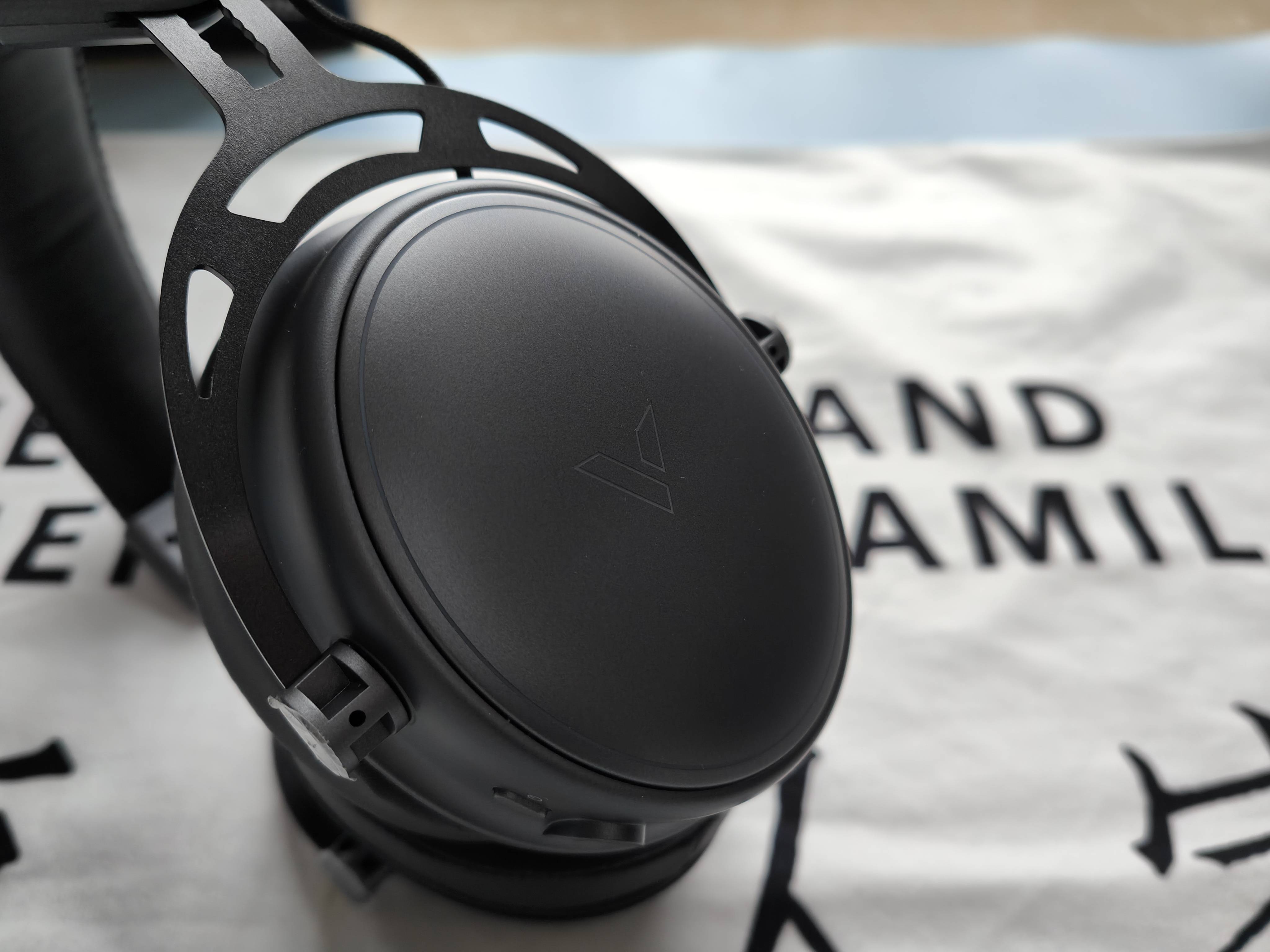 雷柏VH800双模无线游戏耳机：无须线材束缚，双模连接续航强！