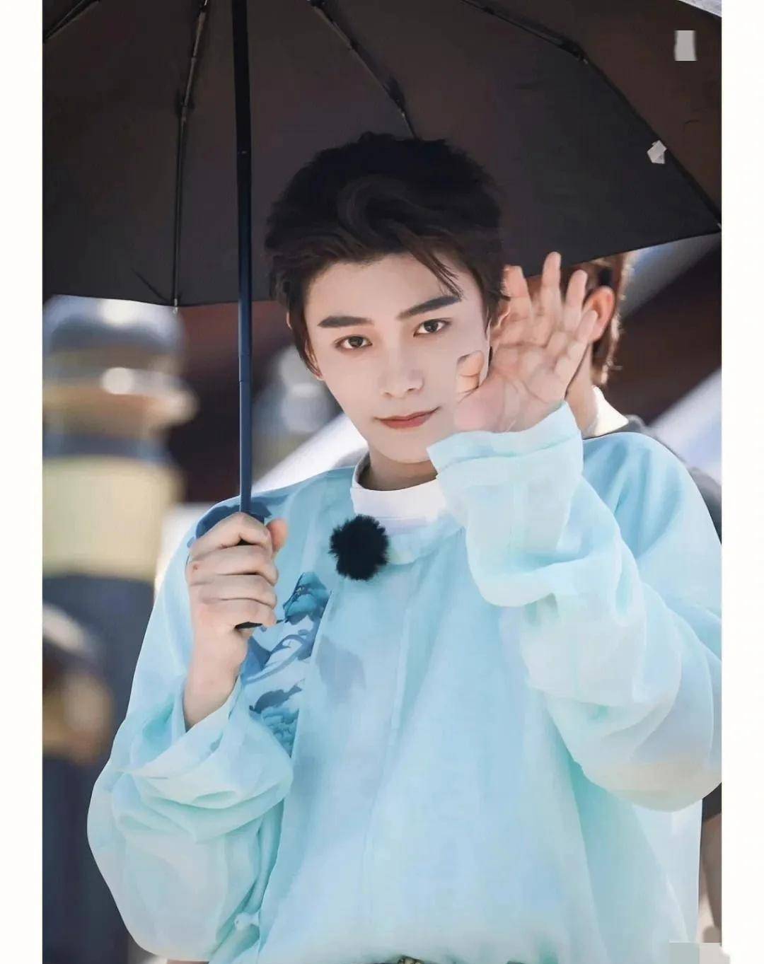 娱乐圈大爆料赵丽颖 林更新 龚俊 郑爽 任嘉伦 杨超越 李兰迪关晓彤