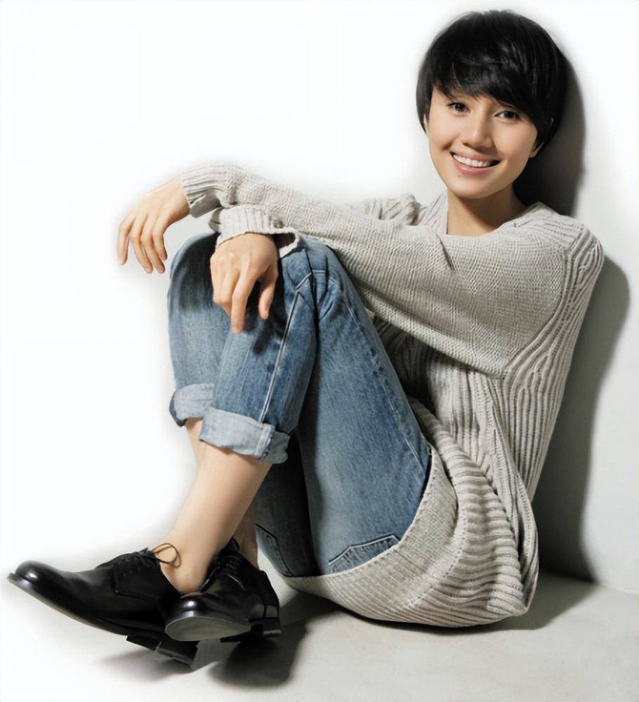 看这三个人就知道,照着穿,气质优雅,特时髦_连衣裙_袁泉_西装