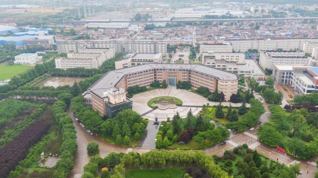 夏雨中的宝职怎能不爱～有一份雨天安全提醒,了解一下_暴雨_校园_要点