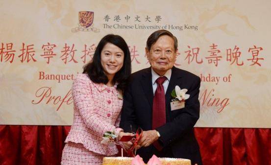 28岁翁帆嫁给82岁杨振宁，究竟图他什么？多年后翁帆说出了真相-翁帆嫁给杨振宁真实原因