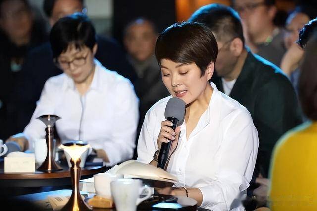 印海蓉自从结婚以后也没有瓜田李下的传闻,选择的老公也并非是个超级