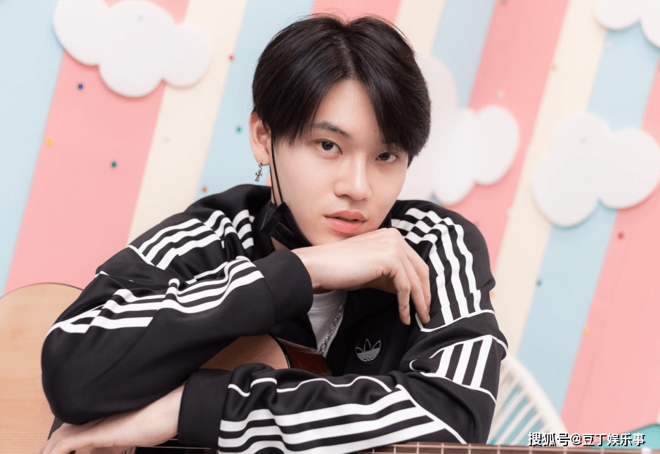 第一位,泡芙黄俊勇,这是一位童星,从小可爱到大的他,拥有一张迷人的